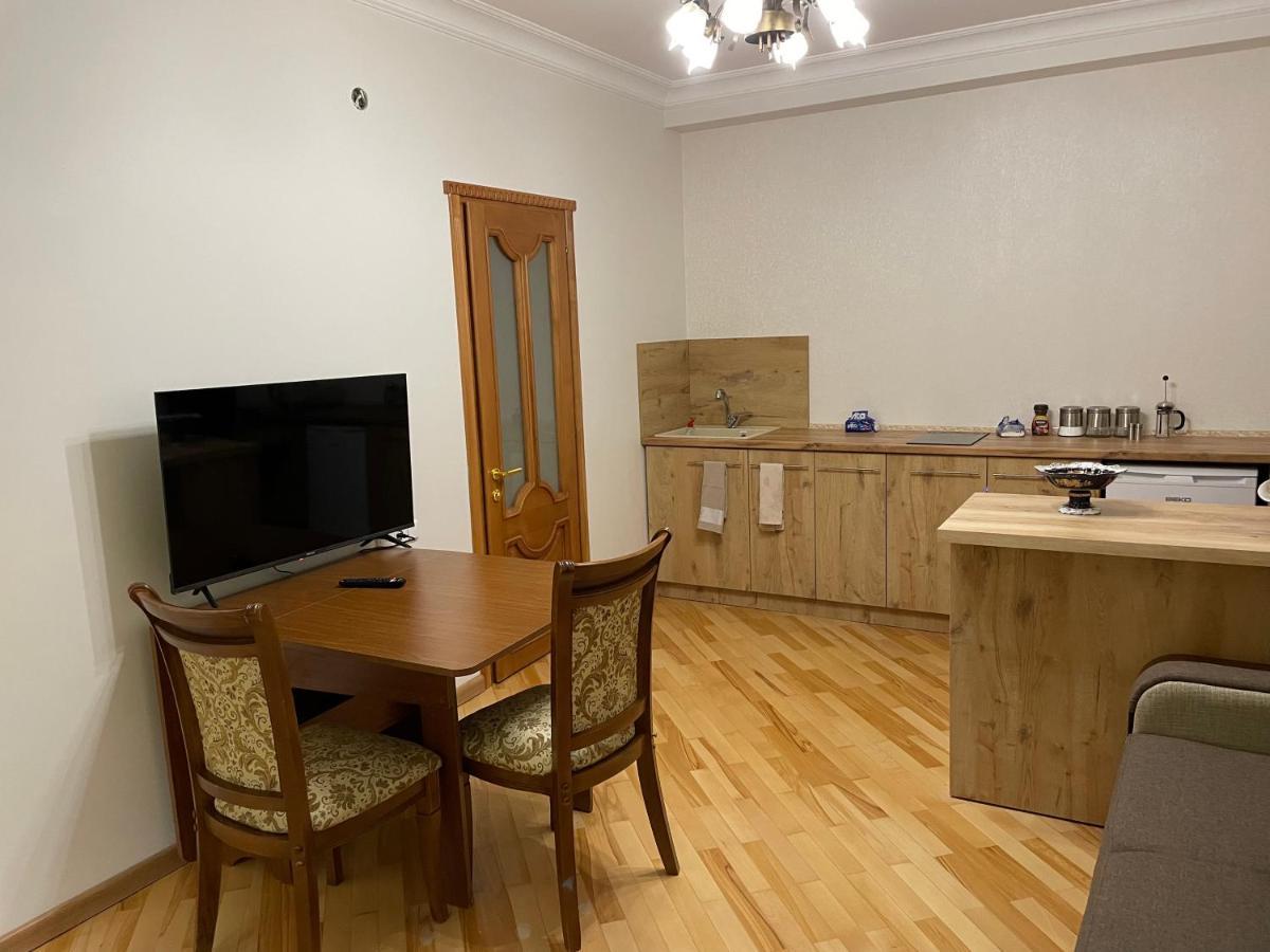 Apartment In City Center Jerevan Eksteriør billede